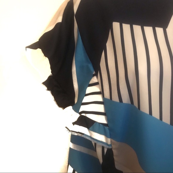 Geometric blouse - Picture 3 of 4